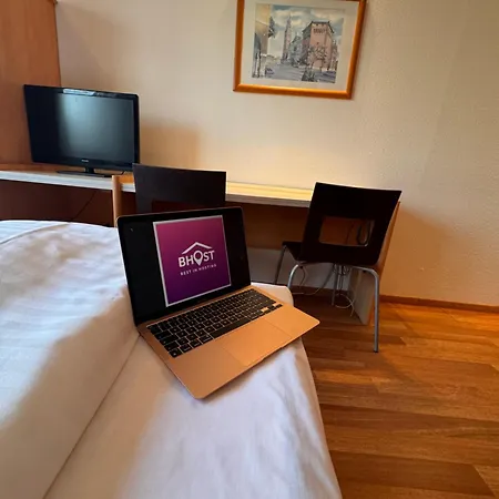 Hotel Best In Hosting - Self Check In *